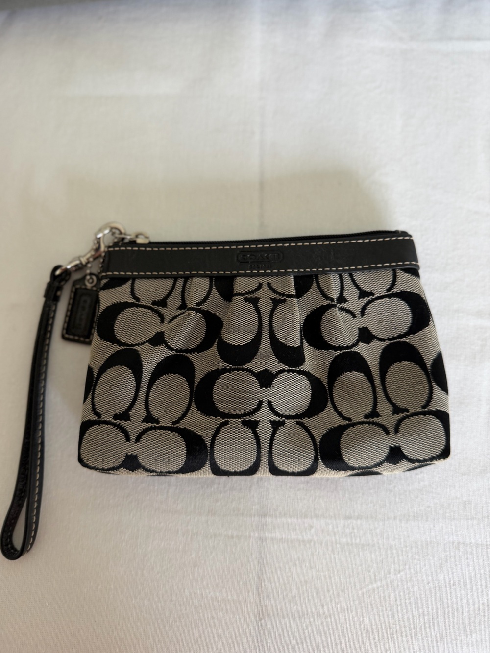 Coach Signature Canvas Wristlet Gray Black Zip Pouch Leather